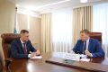 Губернатор Саратовской области Роман Бусаргин на встрече с новым главой Базарно-Карабулакского района Андреем Кушнаревым обсудил планы по дальнейшему развитию территории