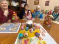 Феерия творчества и добра: в Балаковском доме-интернате прошёл праздничный мастер-класс по росписи яиц