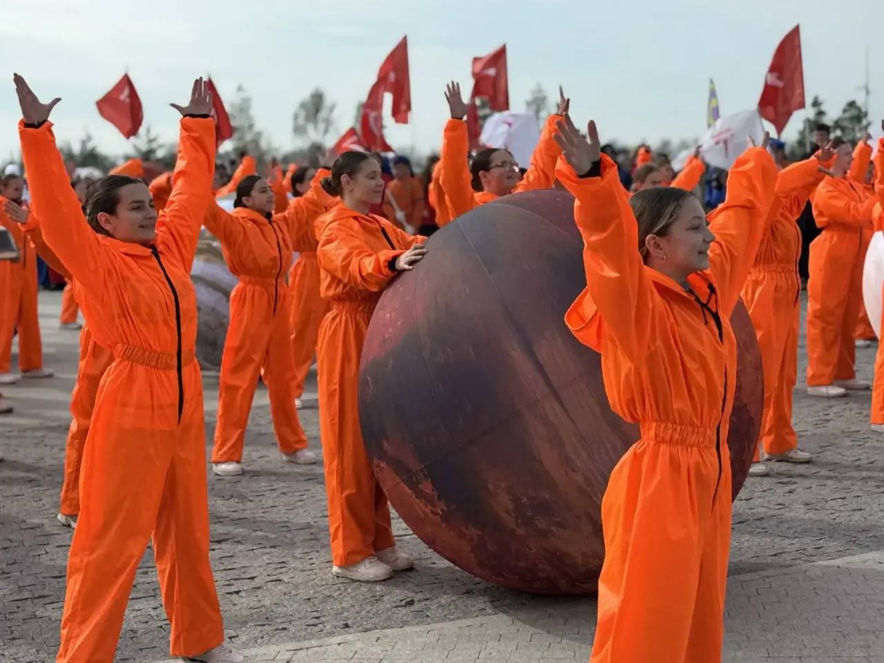В честь 65-летия первого полета человека в космос на площадках Парка покорителей космоса проходят масштабные праздничные мероприятия В честь 65-летия первого полета человека в космос на площадках Парка покорителей космоса проходят масштабные праздничные мероприятия