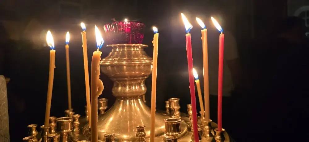 Вместе с сотнями верующих в Свято-Троицком кафедральном соборе принял участие во всенощной службе, которую провел епископ Покровский и Новоузенский Феодор