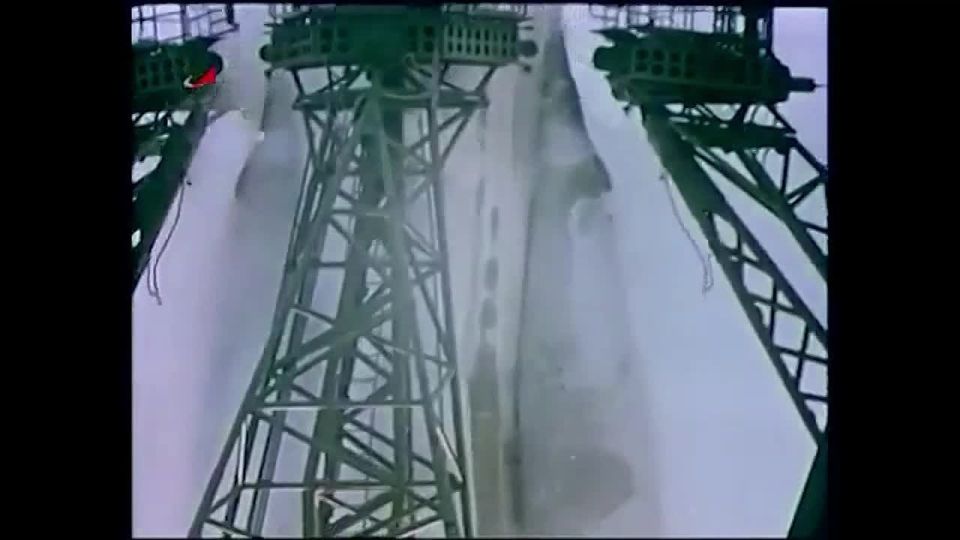 ����� ��������: � 9:07 �� ����������� ������� 12 ������ 1961 ���� ������� ����������� ����� ���� ��������