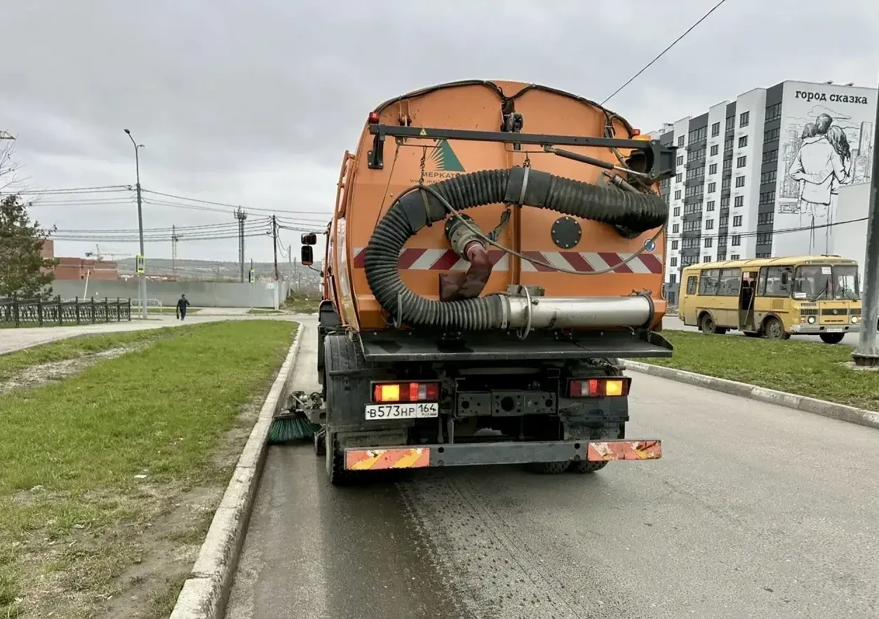 В городе продолжается работа по содержанию улично-дорожной сети