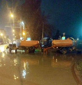 А мы всю ночь откачивали дождевые воды с улиц города