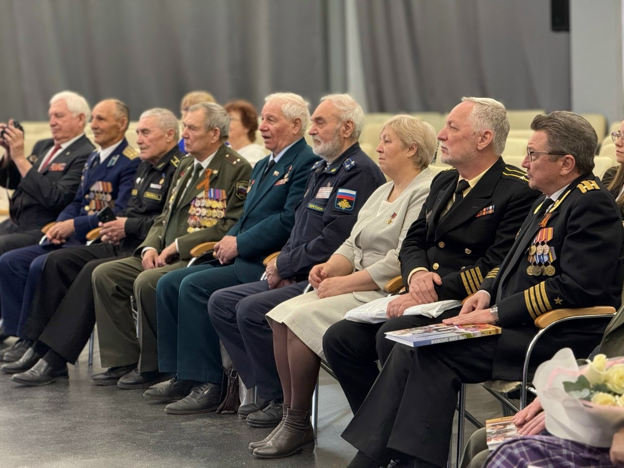 В Саратове презентовали книгу о героях-земляках В Саратове презентовали книгу о героях-земляках