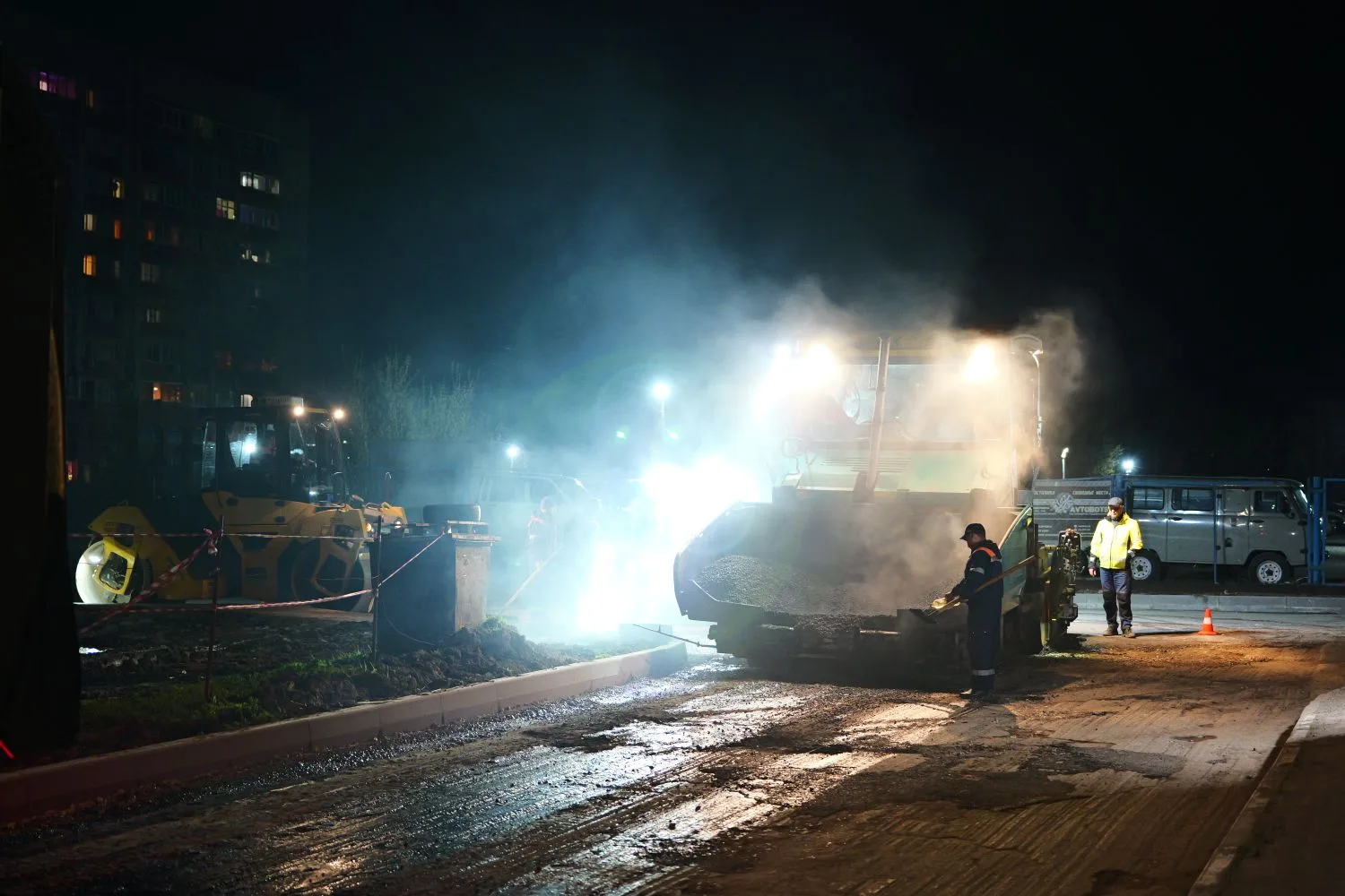 Роман Бусаргин: В Саратове в рамках выделенного муниципалитету из областного бюджета дополнительного финансирования в 1 млрд рублей в этом году будет отремонтировано 30 км дорог Роман Бусаргин: В Саратове в рамках выделенного муниципалитету из областного бюджета дополнительного финансирования в 1 млрд рублей в этом году будет отремонтировано 30 км дорог