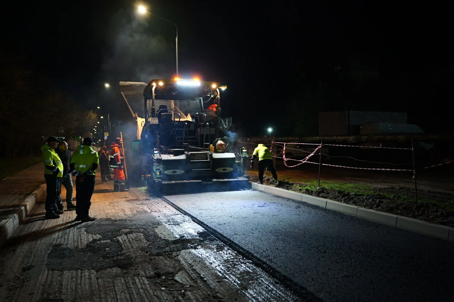 Роман Бусаргин: В Саратове в рамках выделенного муниципалитету из областного бюджета дополнительного финансирования в 1 млрд рублей в этом году будет отремонтировано 30 км дорог