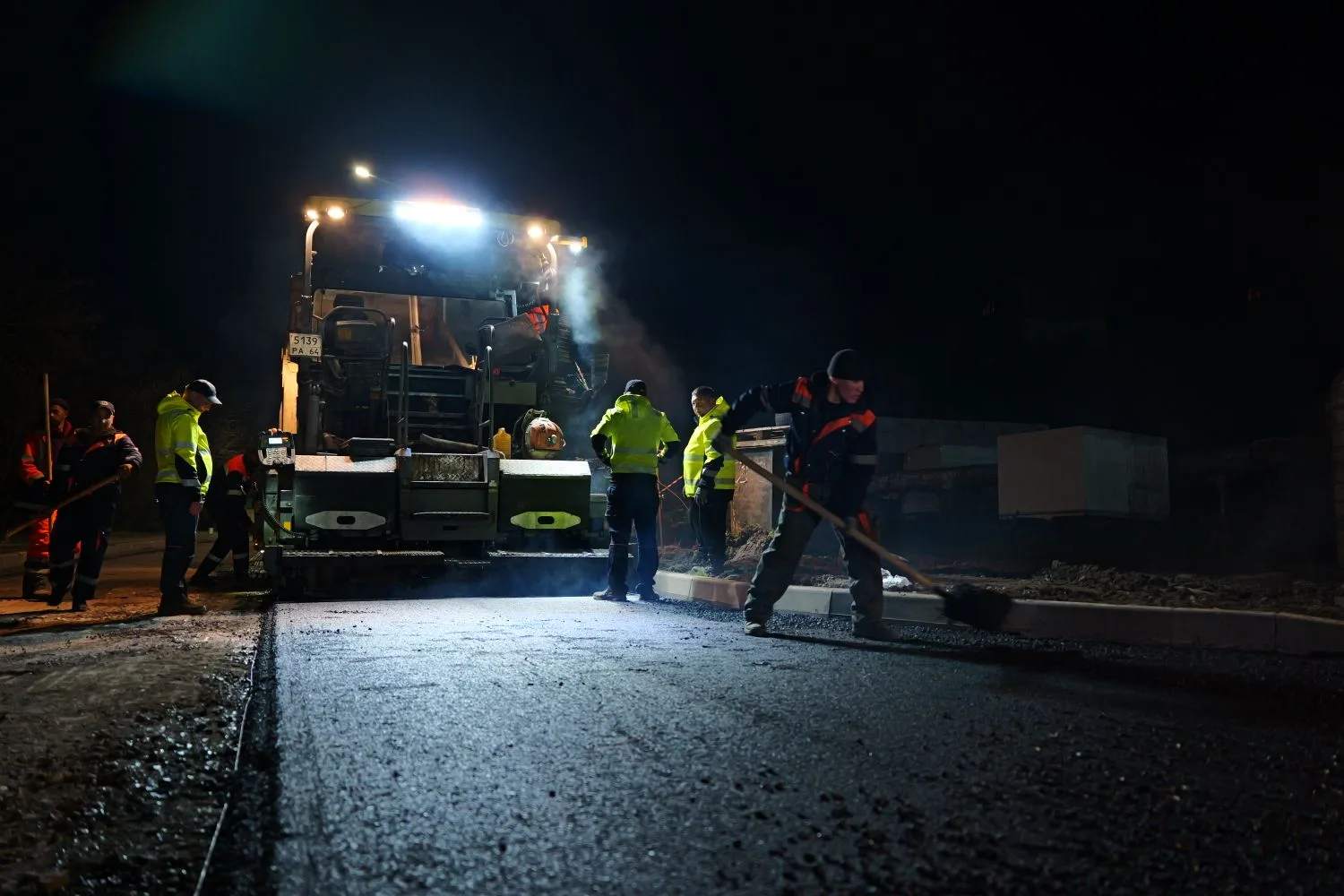 Роман Бусаргин: В Саратове в рамках выделенного муниципалитету из областного бюджета дополнительного финансирования в 1 млрд рублей в этом году будет отремонтировано 30 км дорог Роман Бусаргин: В Саратове в рамках выделенного муниципалитету из областного бюджета дополнительного финансирования в 1 млрд рублей в этом году будет отремонтировано 30 км дорог