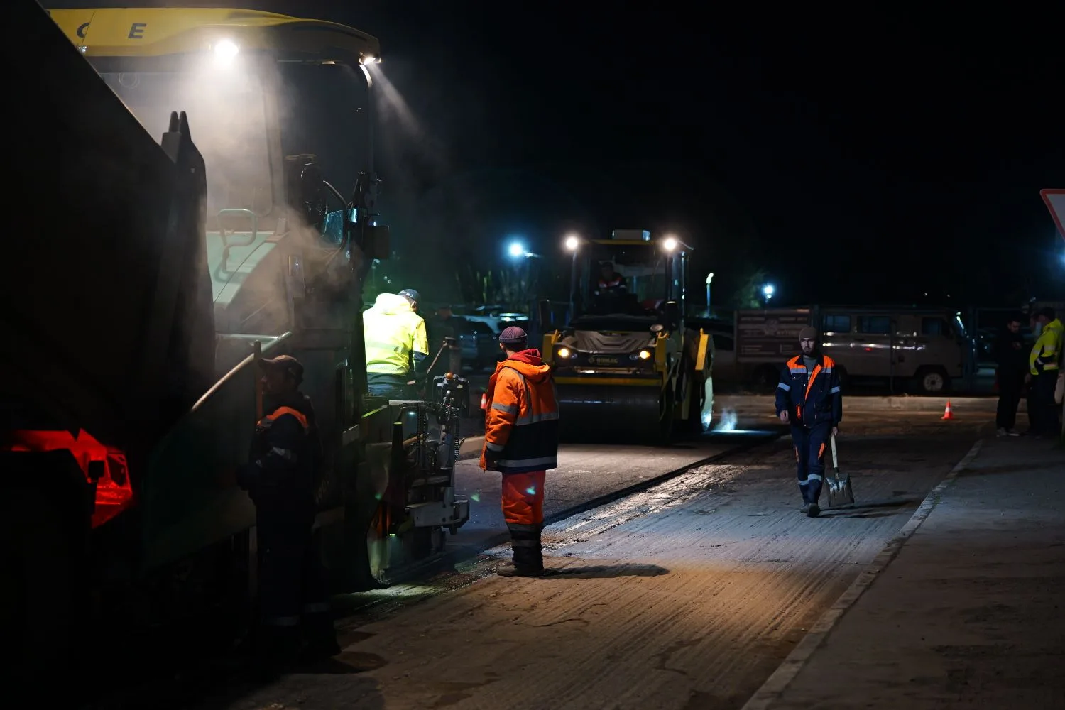 Роман Бусаргин: В Саратове в рамках выделенного муниципалитету из областного бюджета дополнительного финансирования в 1 млрд рублей в этом году будет отремонтировано 30 км дорог Роман Бусаргин: В Саратове в рамках выделенного муниципалитету из областного бюджета дополнительного финансирования в 1 млрд рублей в этом году будет отремонтировано 30 км дорог