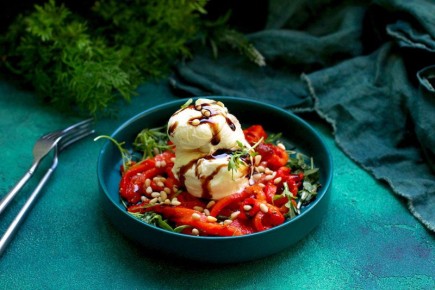 Необычная закуска: маринованные перцы с бурратой