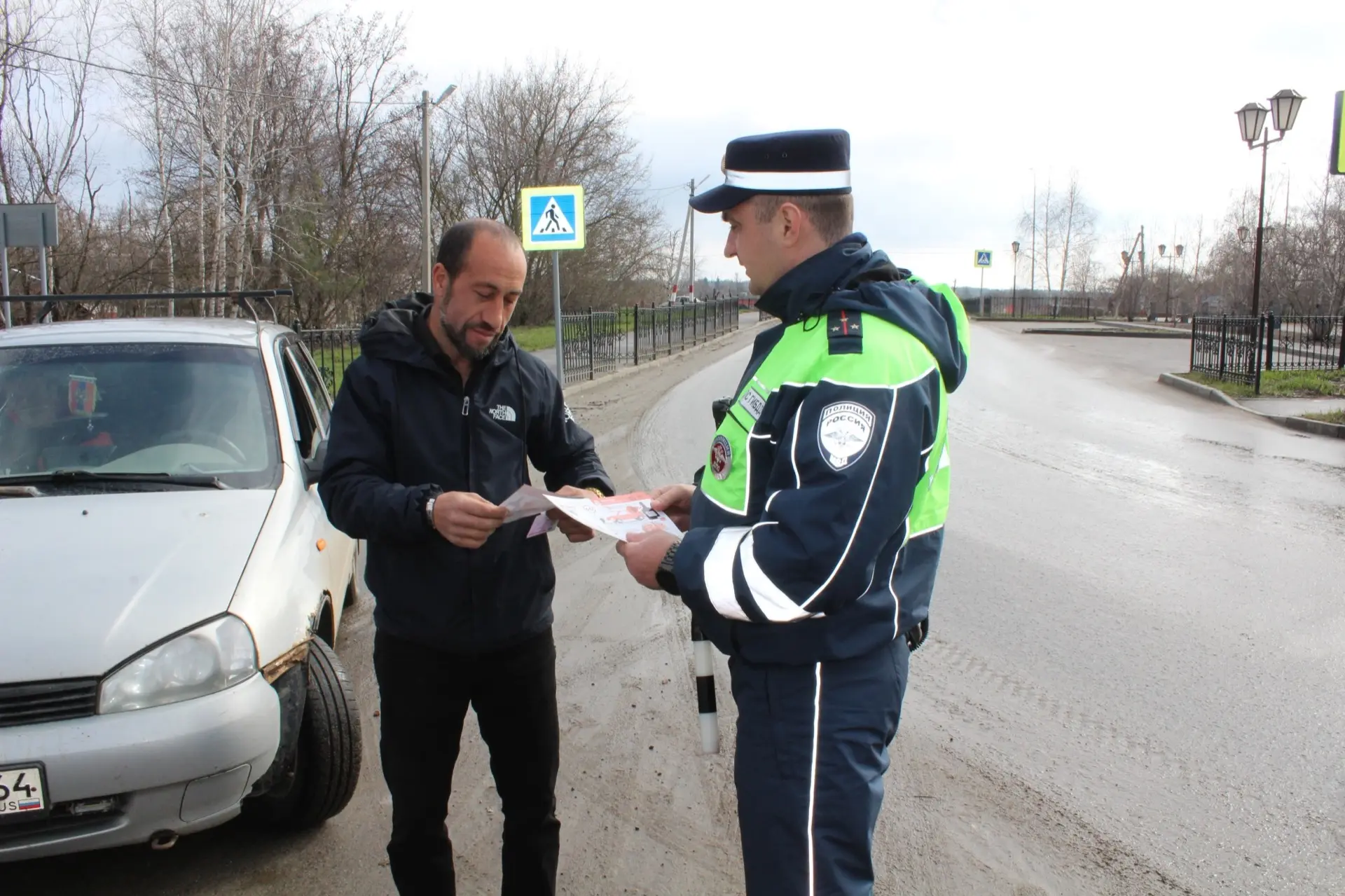 В Петровске сотрудники Госавтоинспекции провели профилактическую акцию «Внимание, водитель! Пешеходный переход!» В Петровске сотрудники Госавтоинспекции провели профилактическую акцию «Внимание, водитель! Пешеходный переход!»