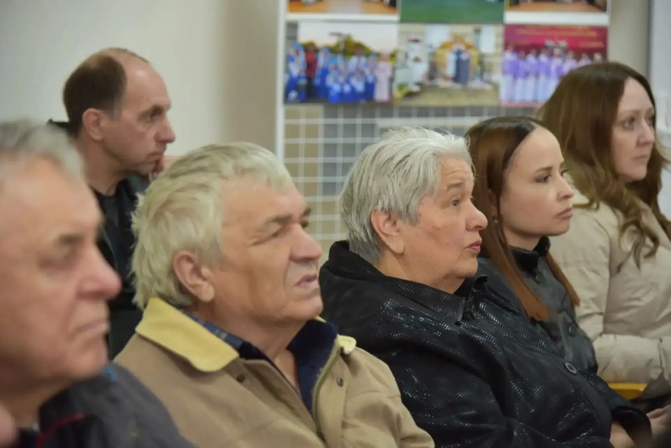 Провели встречу с жителями села Андреевка Провели встречу с жителями села Андреевка