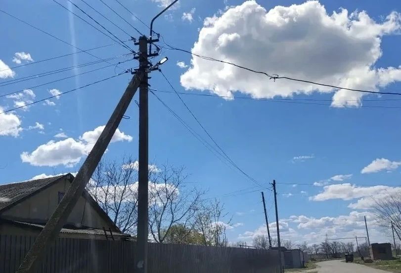 В рамках госпрограммы «Комплексное развитие сельских территорий» в парке села Красный Яр установили 16 фонарей уличного освещения и прожекторы для подсветки памятника в ночное время В рамках госпрограммы «Комплексное развитие сельских территорий» в парке села Красный Яр установили 16 фонарей уличного освещения и прожекторы для подсветки памятника в ночное время
