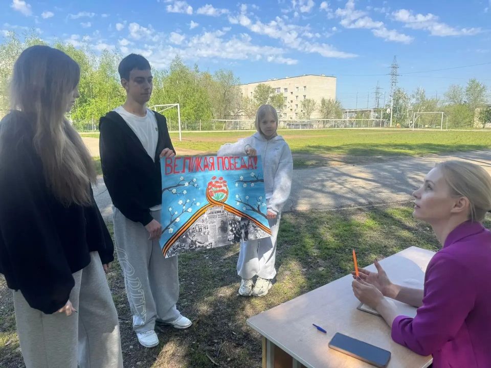 В школе № 21 им. И.М. Каплунова прошло традиционное спортивно-патриотическое мероприятие «Эстафета Памяти», посвященное подвигу наших отцов и дедов в Великой Отечественной войне В школе № 21 им. И.М. Каплунова прошло традиционное спортивно-патриотическое мероприятие «Эстафета Памяти», посвященное подвигу наших отцов и дедов в Великой Отечественной войне