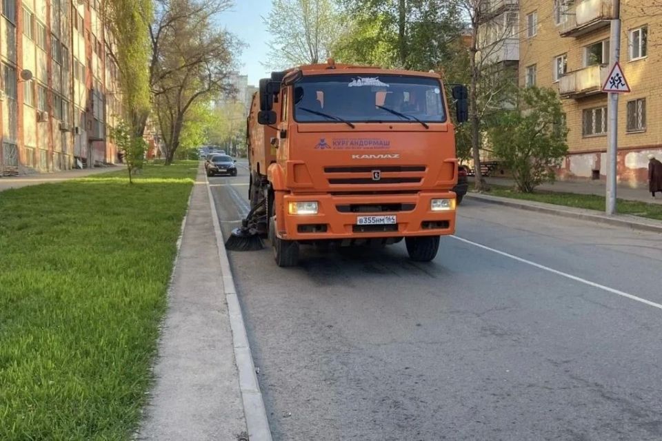 Продолжаются работы по благоустройству Продолжаются работы по благоустройству