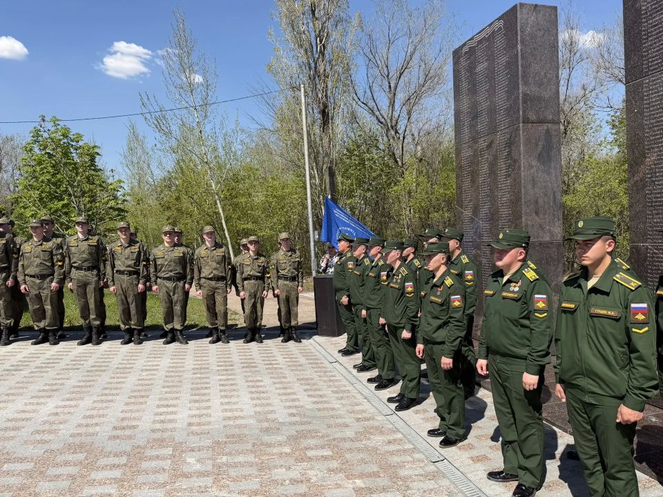 Сотрудники следственного управления приняли участие в церемонии занесения имен погибших военнослужащих в парке Победы на Соколовой горе Сотрудники следственного управления приняли участие в церемонии занесения имен погибших военнослужащих в парке Победы на Соколовой горе