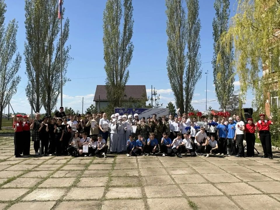 В школе с. Терновка имени А.П. Калашникова прошла военно-спортивная игра «Защитники Отечества»