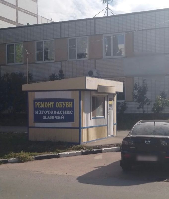 В Балаково с улицы 20 лет ВЛКСМ демонтировали нестационарный торговый объект