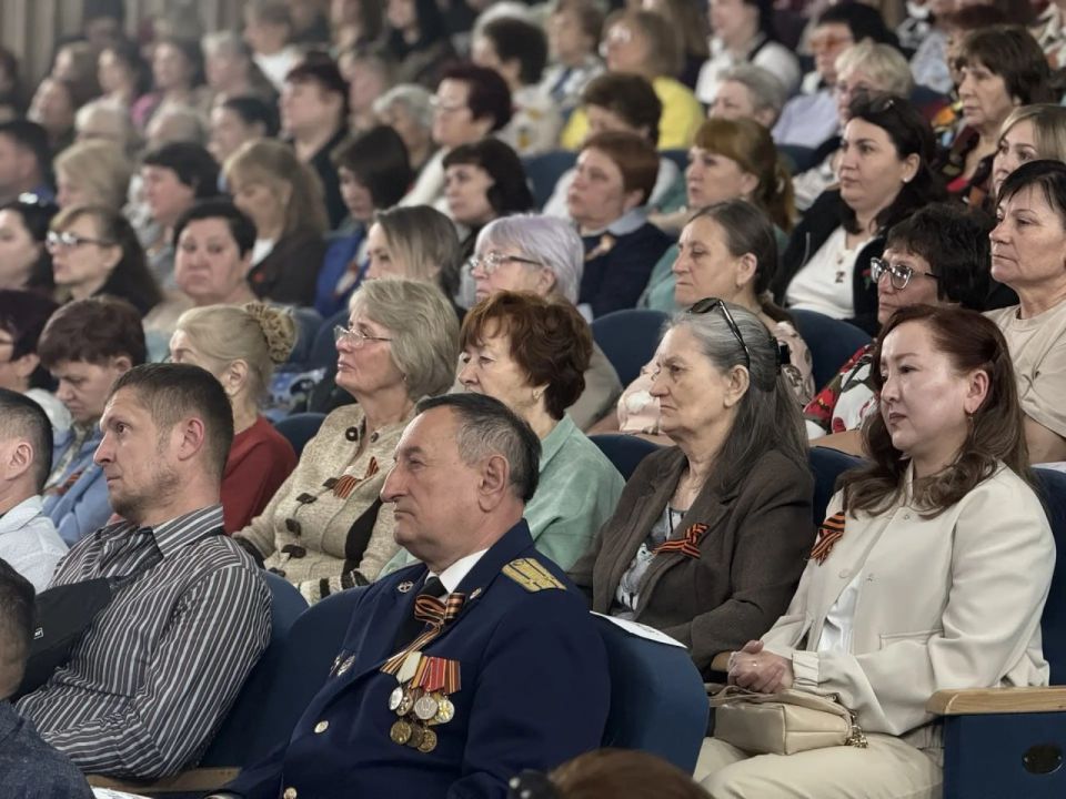 В Энгельсе состоялось торжественное мероприятие, посвященное празднованию Победы в Великой Отечественной войне В Энгельсе состоялось торжественное мероприятие, посвященное празднованию Победы в Великой Отечественной войне