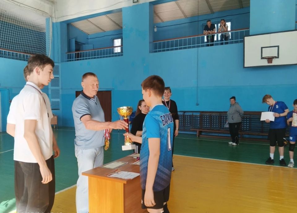 Юные волейболисты из спортивной школы олимпийского резерва «Балаково» стали победителями и призерами турнира Юные волейболисты из спортивной школы олимпийского резерва «Балаково» стали победителями и призерами турнира