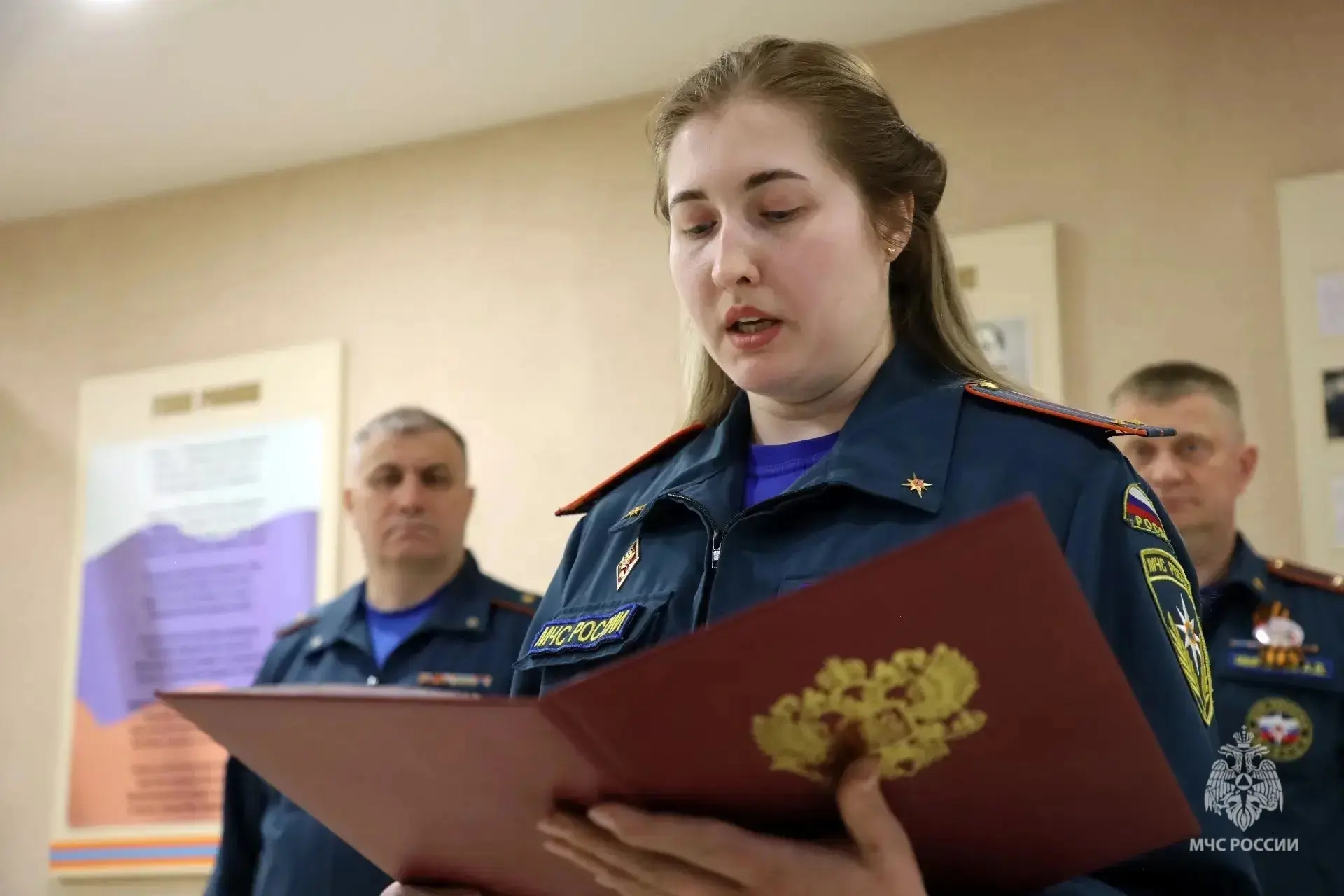 В Саратове состоялась торжественная церемония приведения к присяге сотрудников МЧС России В Саратове состоялась торжественная церемония приведения к присяге сотрудников МЧС России
