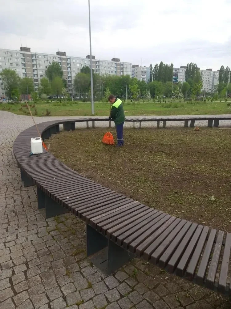 Полив клумб, покос травы, уборка общественных территорий Полив клумб, покос травы, уборка общественных территорий
