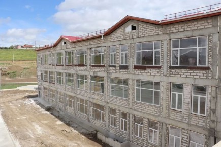 Школу на 825 мест в Керчи построили более чем на 60%