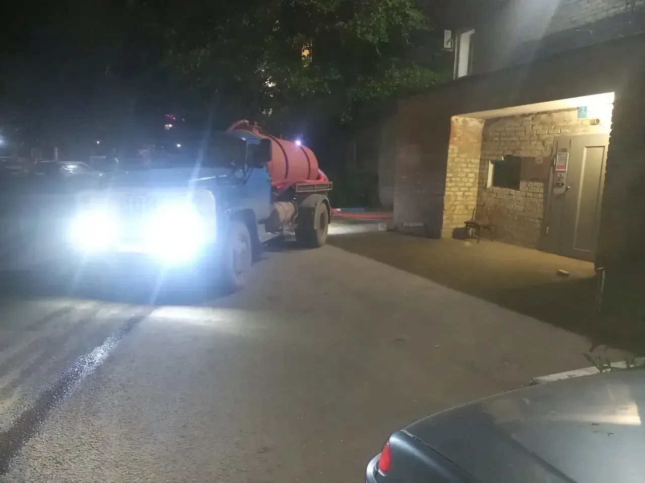 В Энгельсе осушают территории после подтопления В Энгельсе осушают территории после подтопления