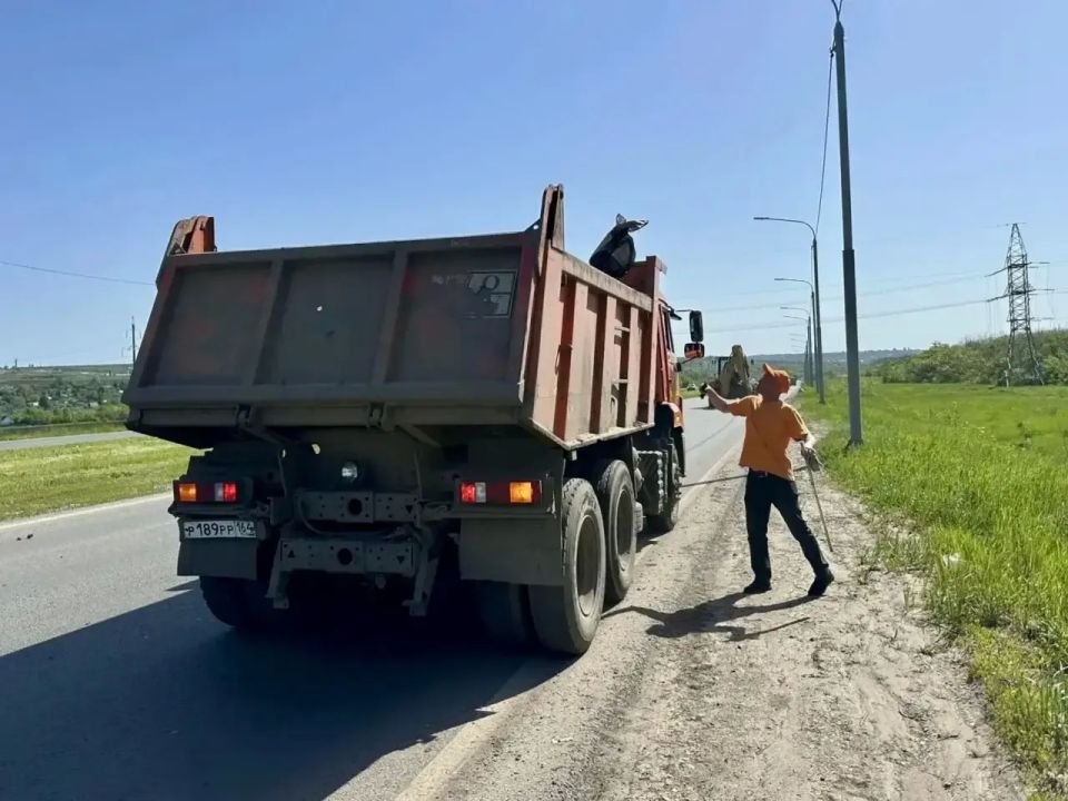 Продолжаются работы по благоустройству Продолжаются работы по благоустройству