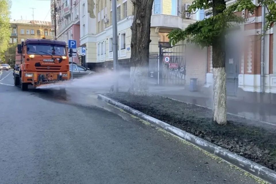 Продолжаются работы по благоустройству Продолжаются работы по благоустройству