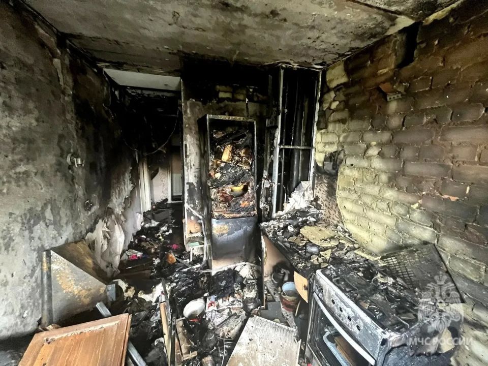 В центре Саратова из огня вытащили двух женщин В центре Саратова из огня вытащили двух женщин