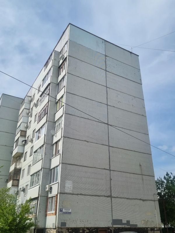 Управляющая компания закрасила несанкционированные надписи на многоквартирных домах Управляющая компания закрасила несанкционированные надписи на многоквартирных домах