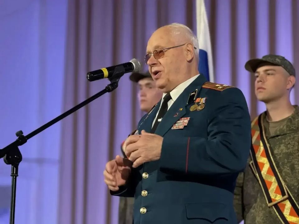 В Доме культуры «Ударник» прошло торжественное военно-патриотическое мероприятие, посвященное Дню призывника