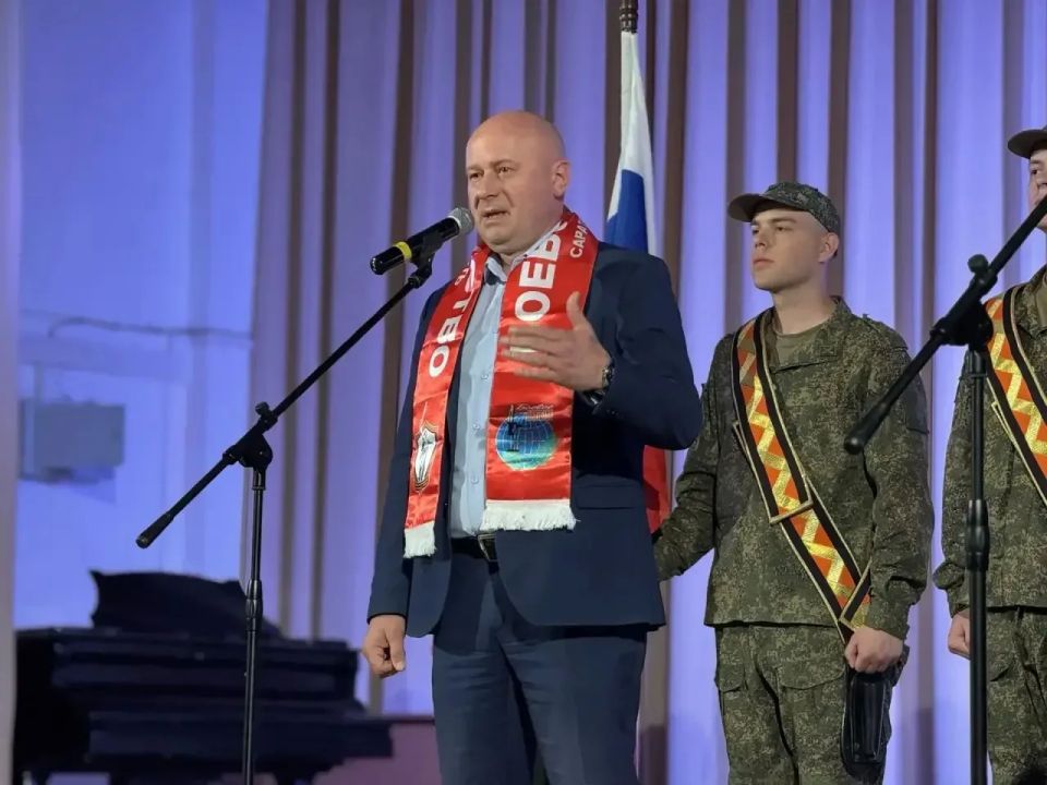 В Доме культуры «Ударник» прошло торжественное военно-патриотическое мероприятие, посвященное Дню призывника В Доме культуры «Ударник» прошло торжественное военно-патриотическое мероприятие, посвященное Дню призывника
