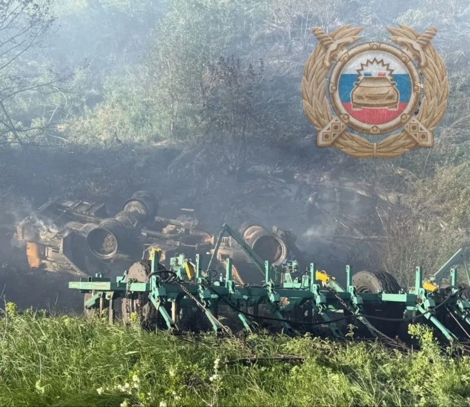 Трактор перевернулся и вспыхнул, водитель погиб