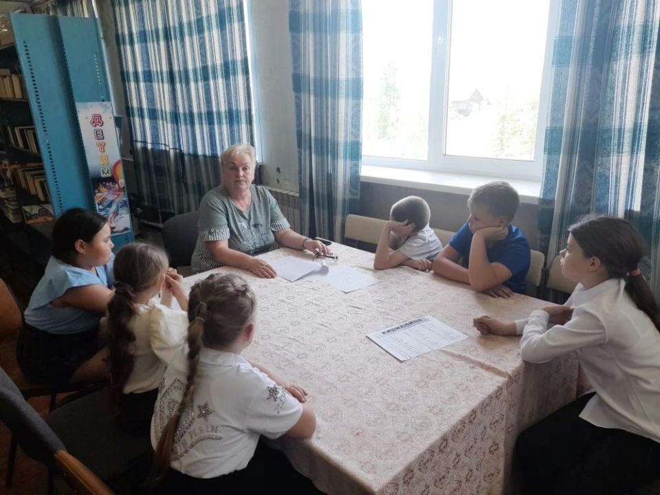 В селе Николовка состоялось мероприятие «К сокровищам родного слова», посвящённое Дню славянской письменности и культуры В селе Николовка состоялось мероприятие «К сокровищам родного слова», посвящённое Дню славянской письменности и культуры