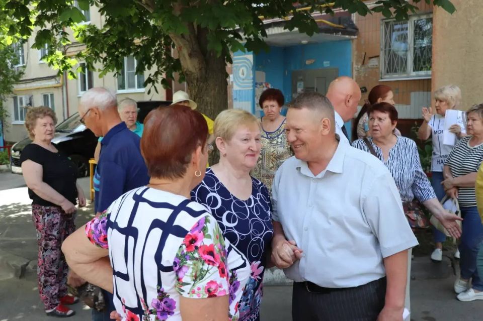Панков поможет решить проблемы жителей дома на улице Лесной Панков поможет решить проблемы жителей дома на улице Лесной