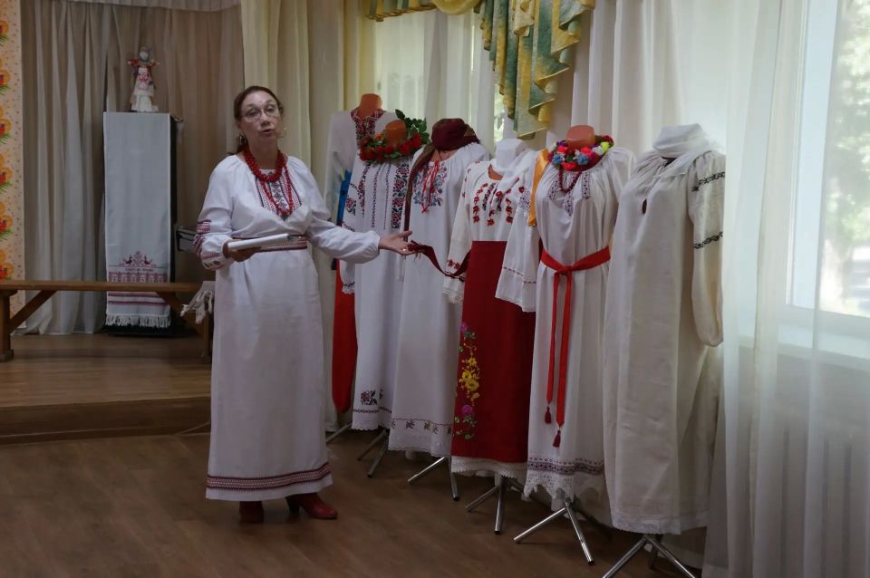 В секторе национального творчества Балаковского Центра культурного развития состоялось яркое и душевное событие — концертная программа «Мамина сорочка» В секторе национального творчества Балаковского Центра культурного развития состоялось яркое и душевное событие — концертная программа «Мамина сорочка»