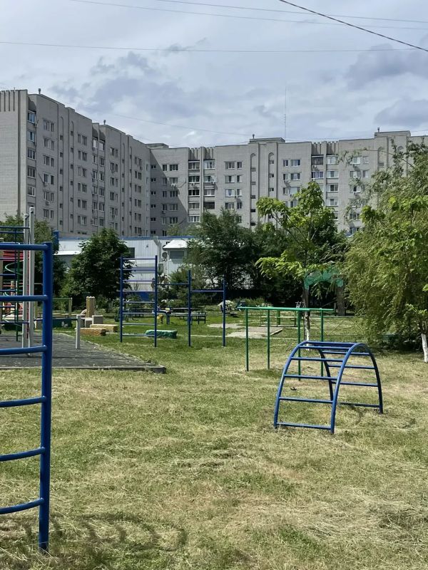 В Балаково ежедневно ведутся работы по покосу травы В Балаково ежедневно ведутся работы по покосу травы