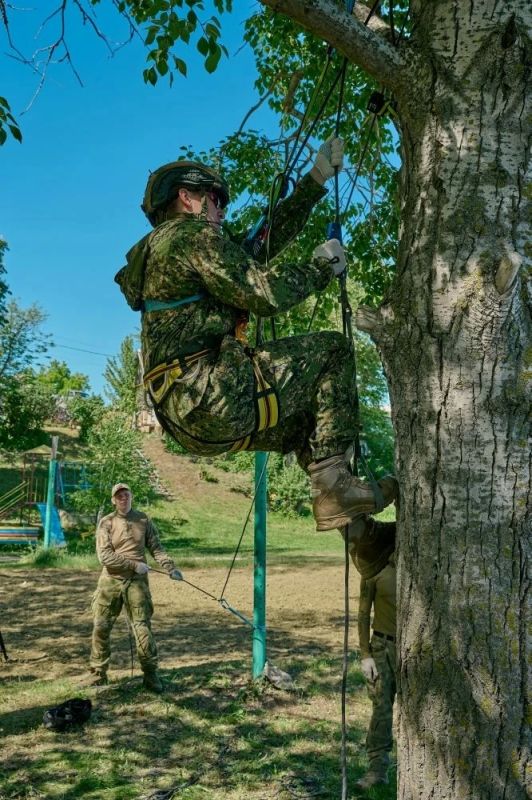 Казачья молодежь прошла тактическую и медицинскую подготовку на учебно-тренировочных сборах в Красноармейском районе Казачья молодежь прошла тактическую и медицинскую подготовку на учебно-тренировочных сборах в Красноармейском районе
