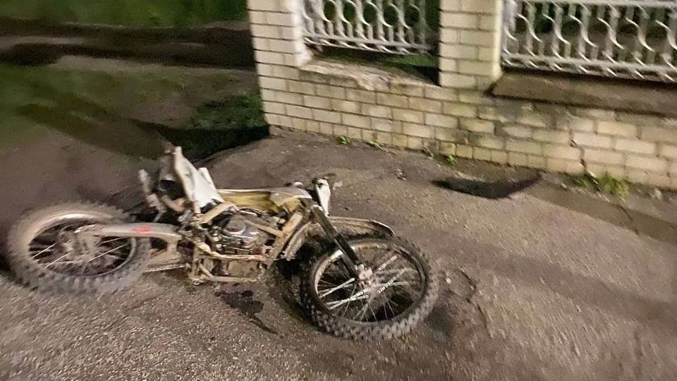 Двое юношей на питбайке погибли при столкновении с поездом в Аткарском районе Двое юношей на питбайке погибли при столкновении с поездом в Аткарском районе