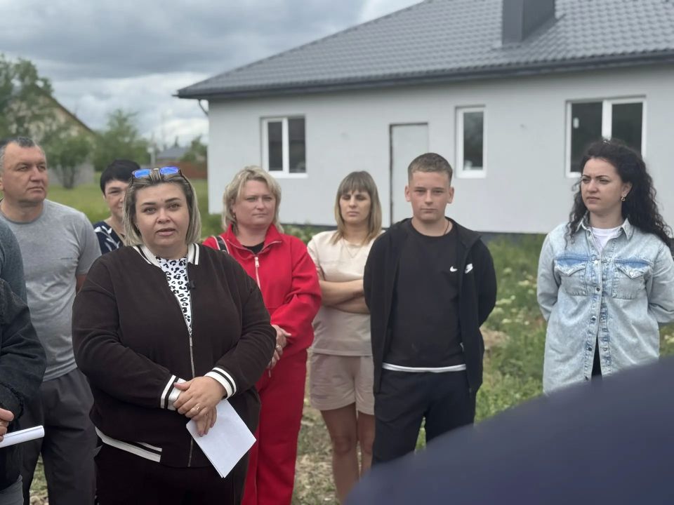 Вместе с заместителем Председателя Саратовской областной Думы Романом Грибовым, депутатом областной Думы Юлией Литневской, профильными заместителями и руководителями органов администрации провели встречу с многодетными... Вместе с заместителем Председателя Саратовской областной Думы Романом Грибовым, депутатом областной Думы Юлией Литневской, профильными заместителями и руководителями органов администрации провели встречу с многодетными...