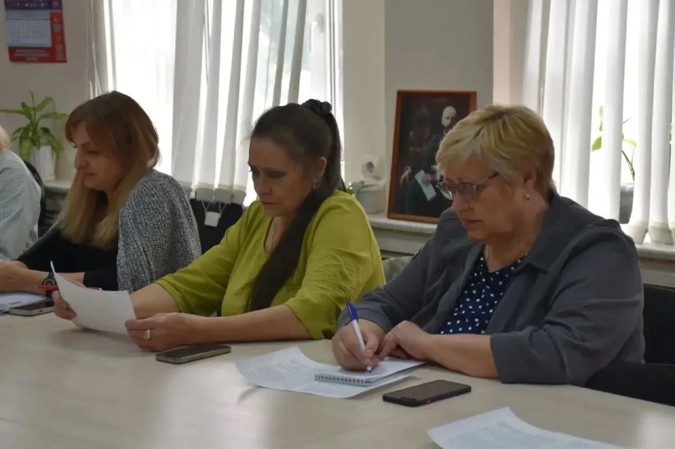 Прошел очередной семинар для НКО, планирующих участие в областном конкурсе грантов Прошел очередной семинар для НКО, планирующих участие в областном конкурсе грантов