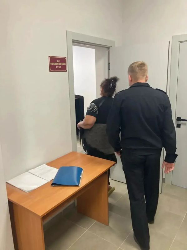 В Энгельсе впервые злостной неплательщице административных штрафов назначен арест В Энгельсе впервые злостной неплательщице административных штрафов назначен арест