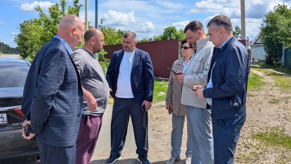 На общеобластном приёме жителей, инициированном губернатором Романом Бусаргиным, ко мне обратились владельцы дачных участков одного из СНТ в районе Старой пристани