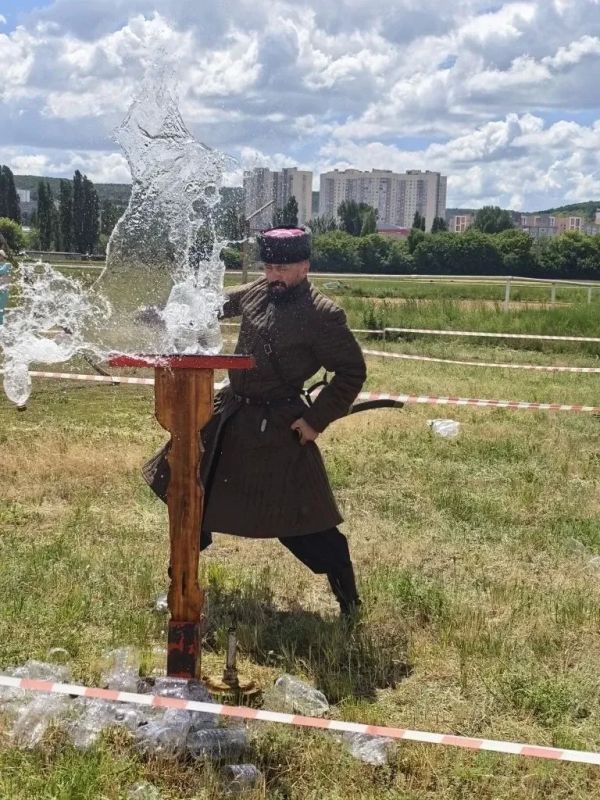 Саратов стал центром межрегиональных казачьих состязаний Саратов стал центром межрегиональных казачьих состязаний