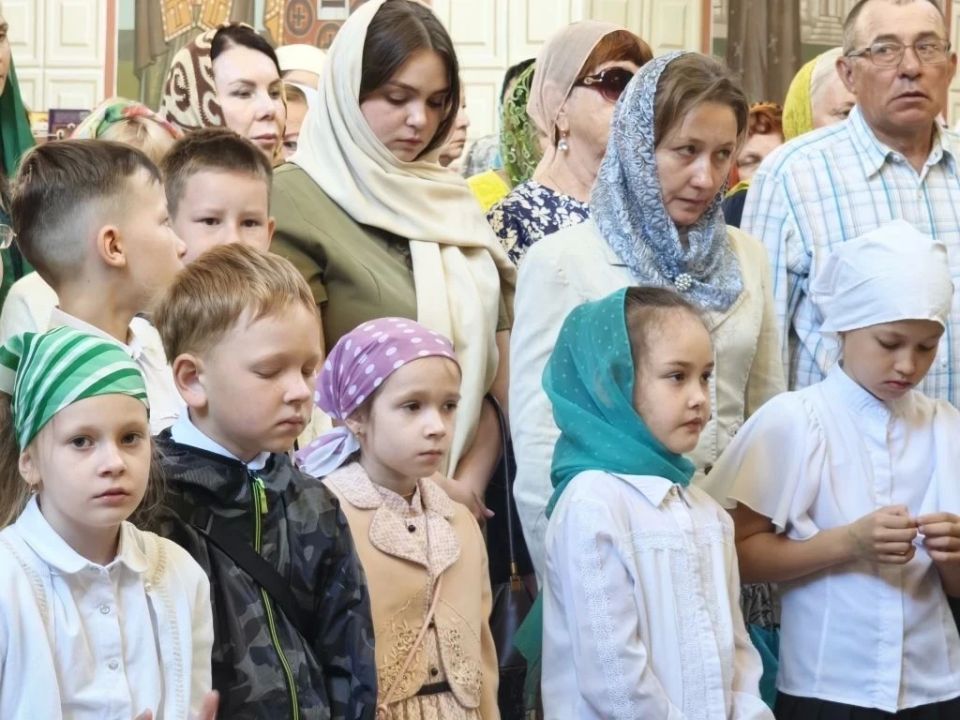 Сегодня один из самых светлых и значимых православных праздников — День Святой Троицы! Сегодня один из самых светлых и значимых православных праздников — День Святой Троицы!