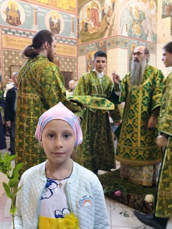 Сегодня один из самых светлых и значимых православных праздников — День Святой Троицы! Сегодня один из самых светлых и значимых православных праздников — День Святой Троицы!