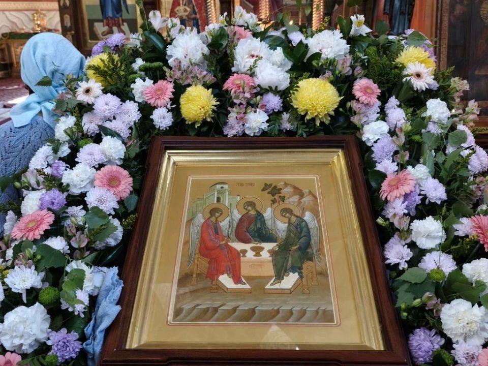 Сегодня один из самых светлых и значимых православных праздников — День Святой Троицы! Сегодня один из самых светлых и значимых православных праздников — День Святой Троицы!