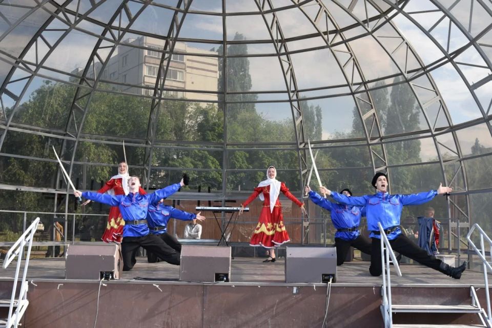 В парке «Центральный» состоялся концерт ансамбля песни и пляски Приволжского округа войск национальной гвардии России В парке «Центральный» состоялся концерт ансамбля песни и пляски Приволжского округа войск национальной гвардии России