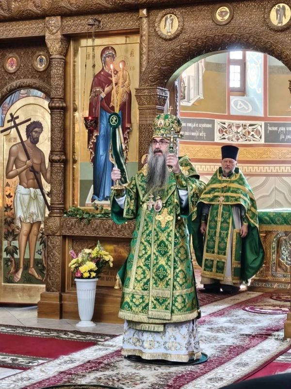 Сегодня один из самых светлых и значимых православных праздников — День Святой Троицы! Сегодня один из самых светлых и значимых православных праздников — День Святой Троицы!